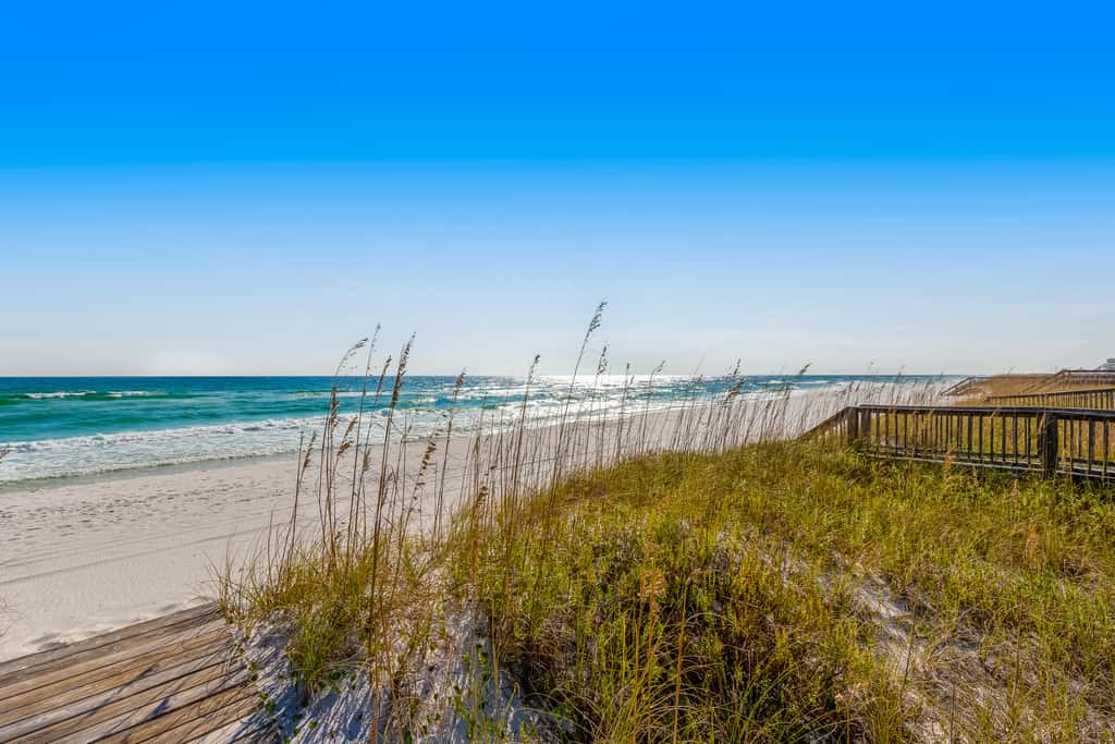 Beachfront Townhome with Beautiful Gulf Views, Decks, WiFi, Laundry, & AC!