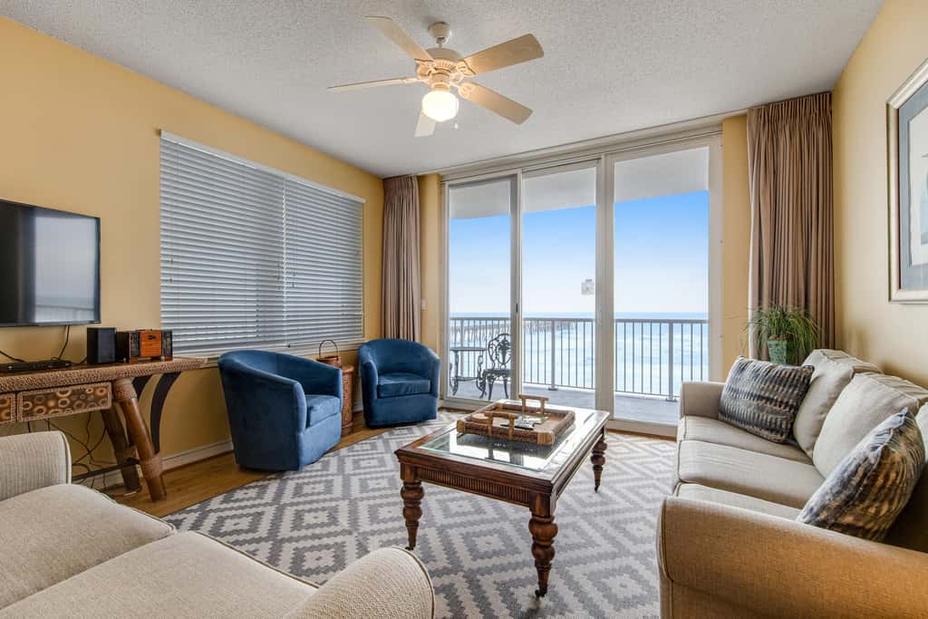 Oceanfront condo with WiFi, central AC, & shared pool and hot tub - great views
