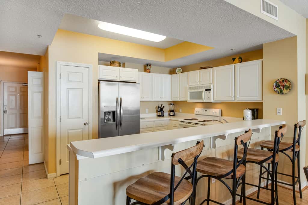 Oceanfront condo with WiFi, central AC, & shared pool and hot tub - great views