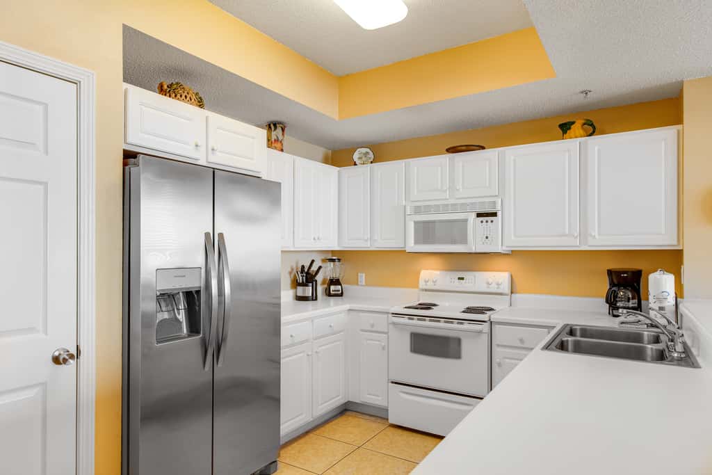 Oceanfront condo with WiFi, central AC, & shared pool and hot tub - great views