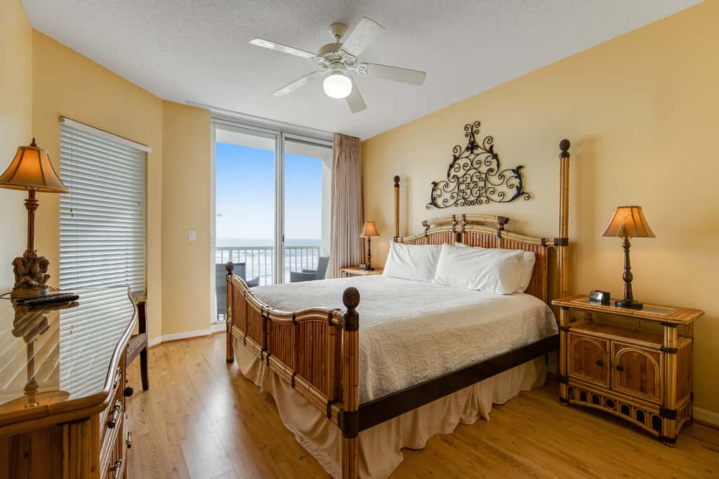 Oceanfront condo with WiFi, central AC, & shared pool and hot tub - great views