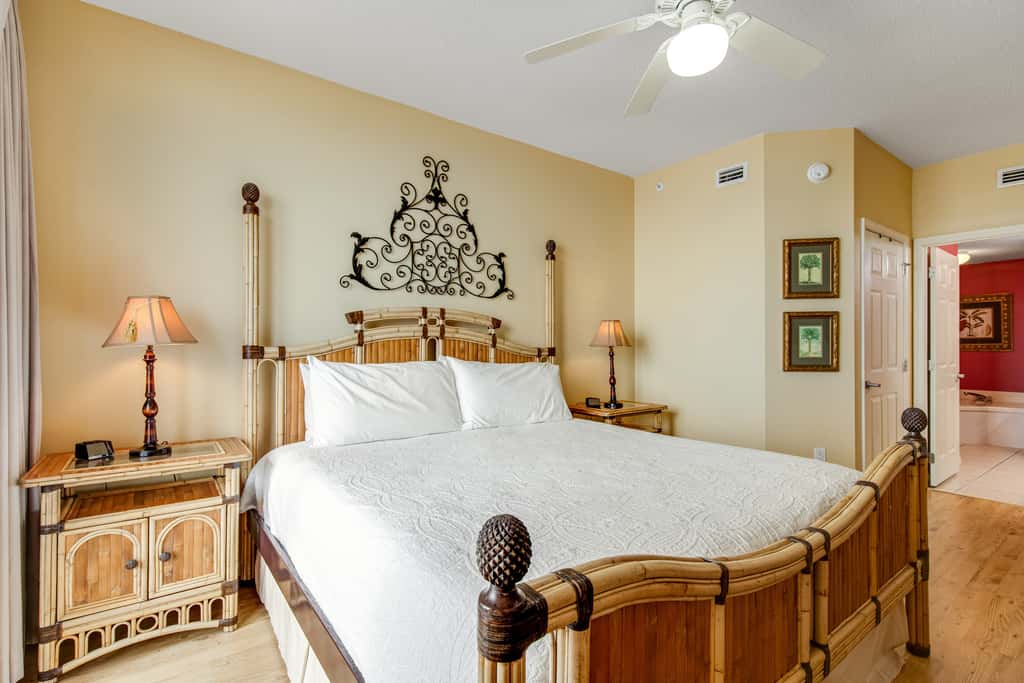 Oceanfront condo with WiFi, central AC, & shared pool and hot tub - great views