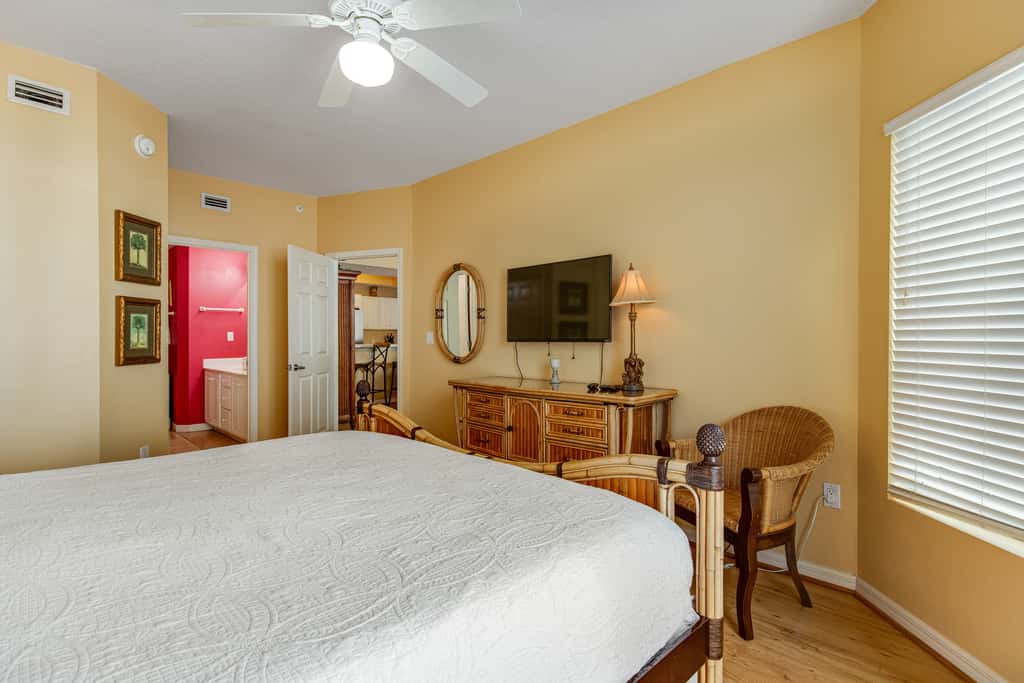 Oceanfront condo with WiFi, central AC, & shared pool and hot tub - great views