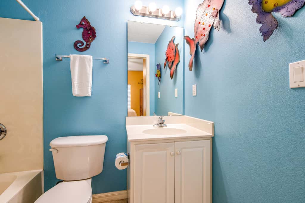 Oceanfront condo with WiFi, central AC, & shared pool and hot tub - great views