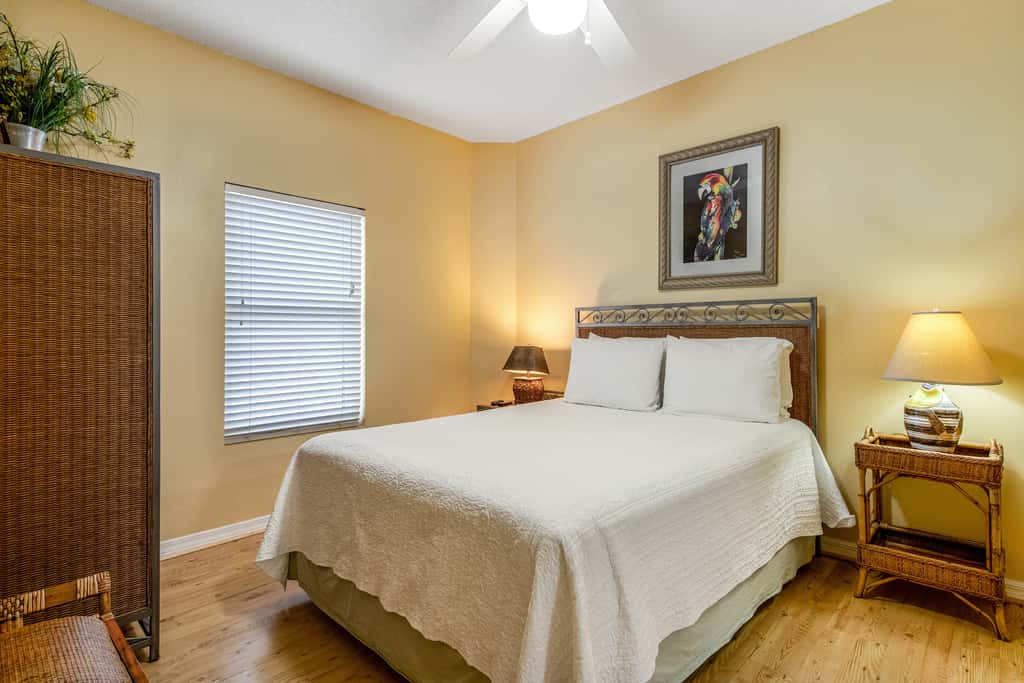 Oceanfront condo with WiFi, central AC, & shared pool and hot tub - great views