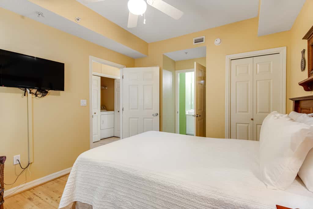 Oceanfront condo with WiFi, central AC, & shared pool and hot tub - great views