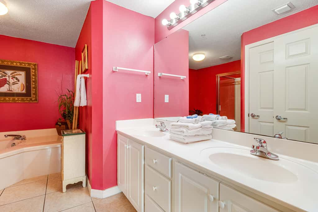 Oceanfront condo with WiFi, central AC, & shared pool and hot tub - great views