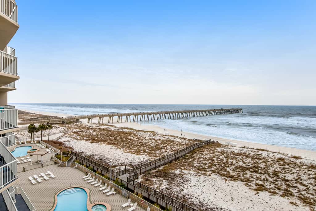 Oceanfront condo with WiFi, central AC, & shared pool and hot tub - great views