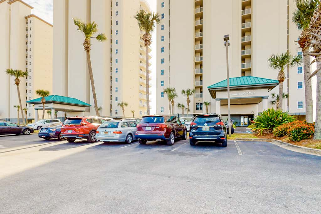 Oceanfront condo with WiFi, central AC, & shared pool and hot tub - great views
