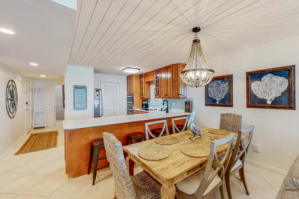 Beachfront resort condo with beach & lake access, pools, saunas & tennis