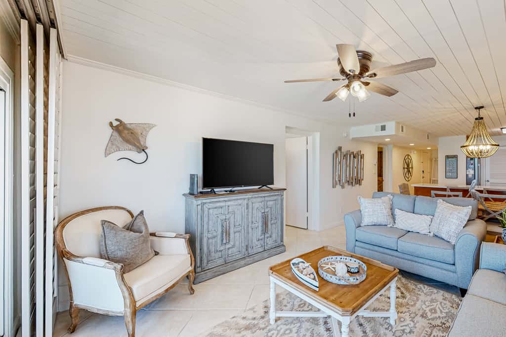 Beachfront resort condo with beach & lake access, pools, saunas & tennis