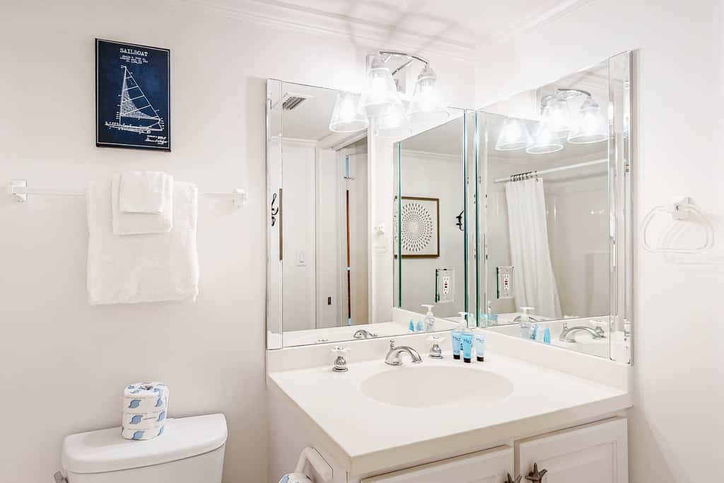 Beachfront resort condo with beach & lake access, pools, saunas & tennis