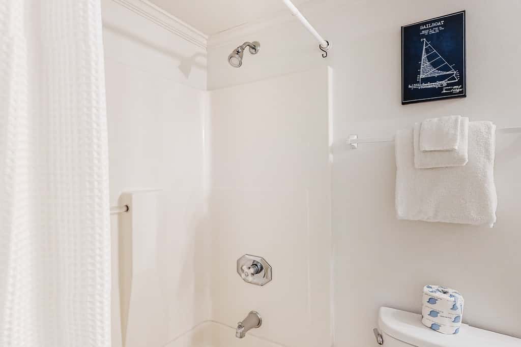 Beachfront resort condo with beach & lake access, pools, saunas & tennis