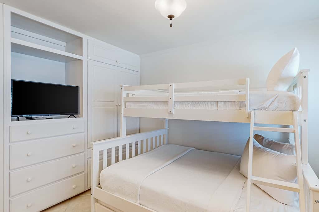 Beachfront resort condo with beach & lake access, pools, saunas & tennis