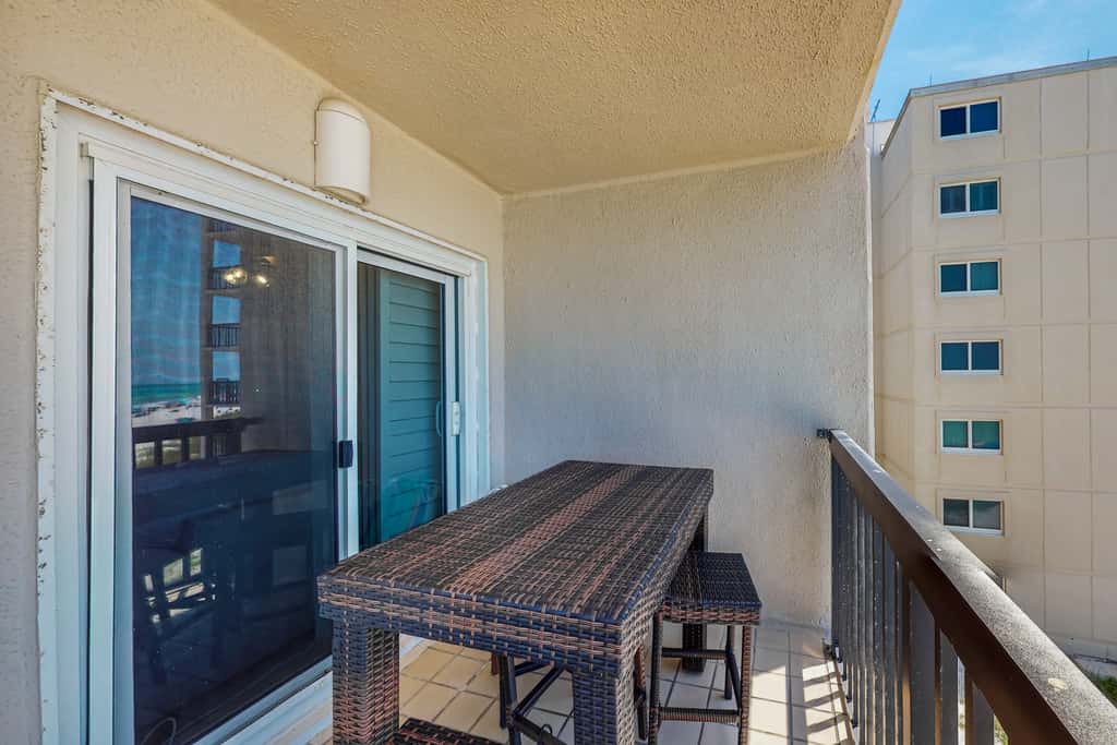 Beachfront resort condo with beach & lake access, pools, saunas & tennis