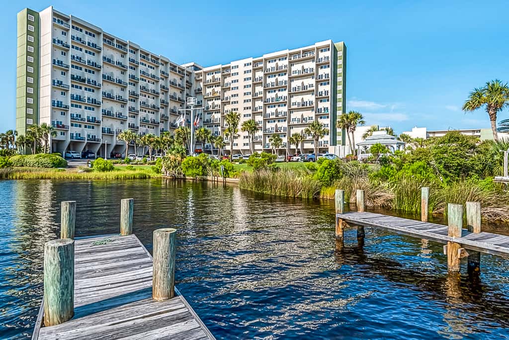 Beachfront resort condo with beach & lake access, pools, saunas & tennis