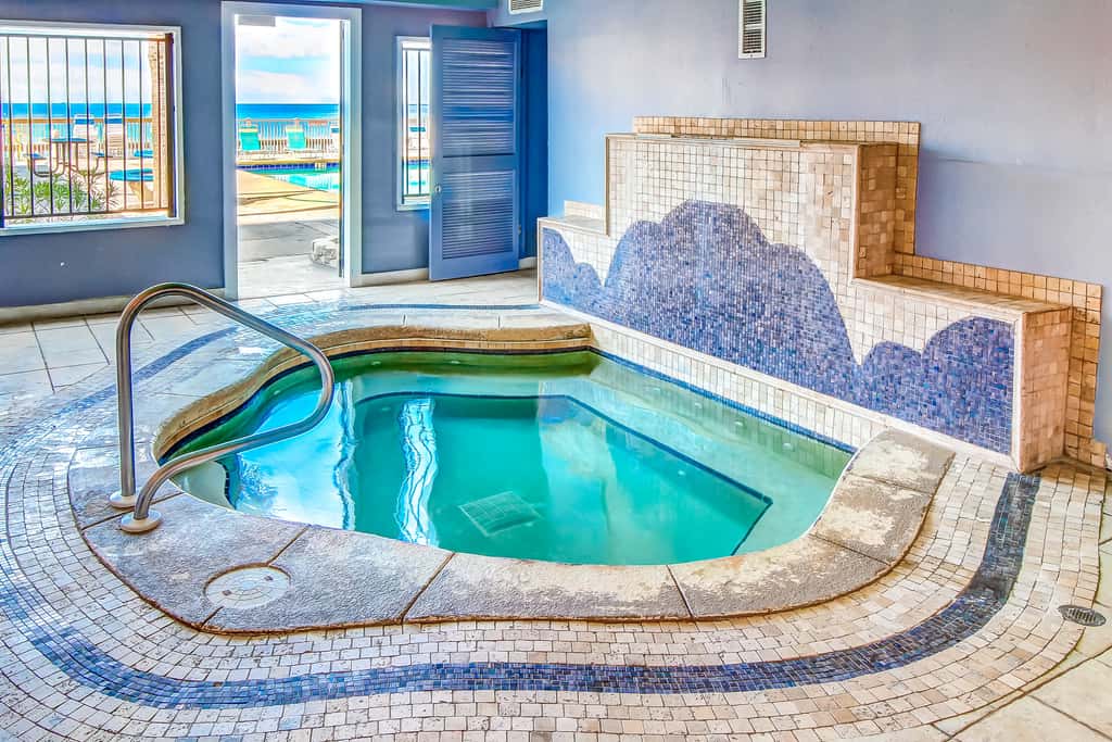 Spacious Gulf front fifth-floor condo with heated saltwater pool & hot tub