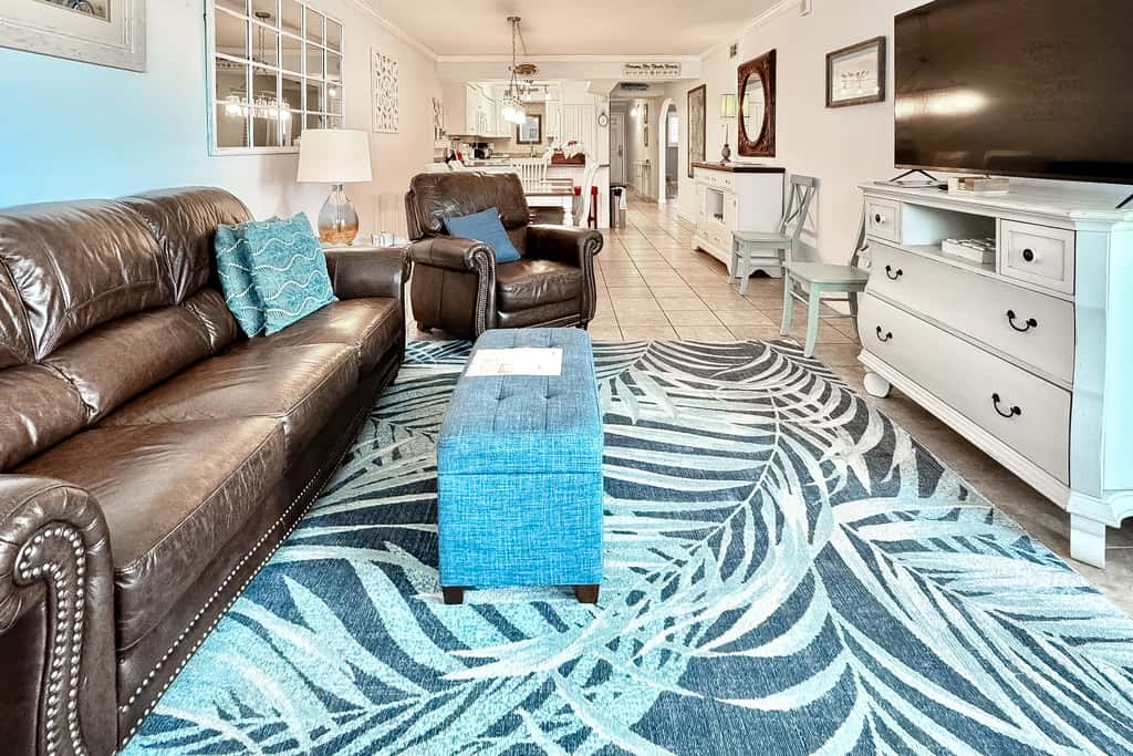 Spacious Gulf front fifth-floor condo with heated saltwater pool & hot tub