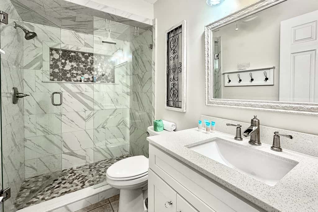Spacious Gulf front fifth-floor condo with heated saltwater pool & hot tub