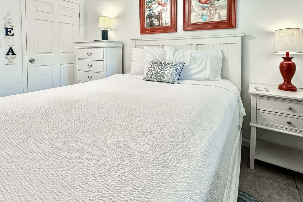 Spacious Gulf front fifth-floor condo with heated saltwater pool & hot tub