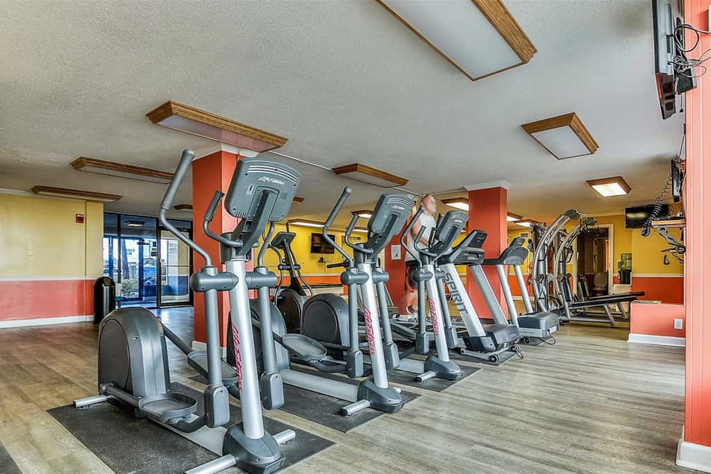 Spacious Gulf front fifth-floor condo with heated saltwater pool & hot tub