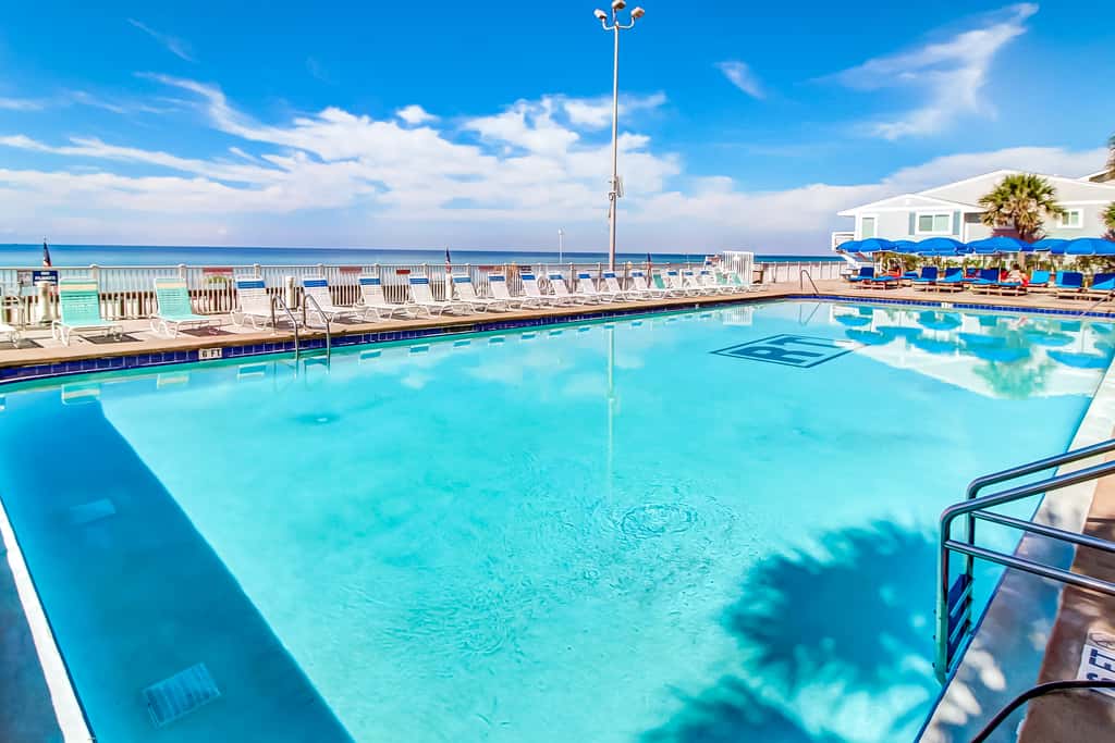 Spacious Gulf front fifth-floor condo with heated saltwater pool & hot tub