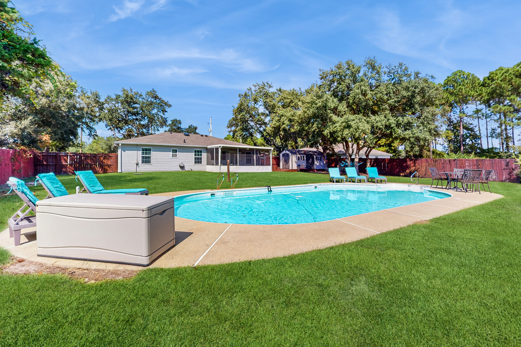 Amazing home near beach with private pool, screened porch, & huge yard