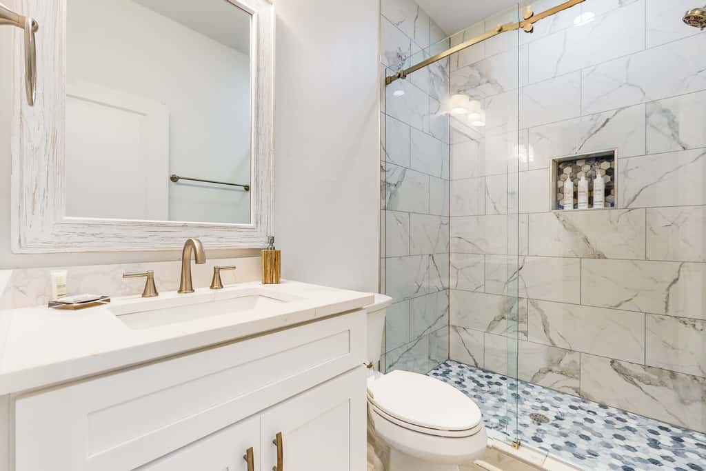 Beautiful dog-friendly condo, private washer&dryer and close to beach