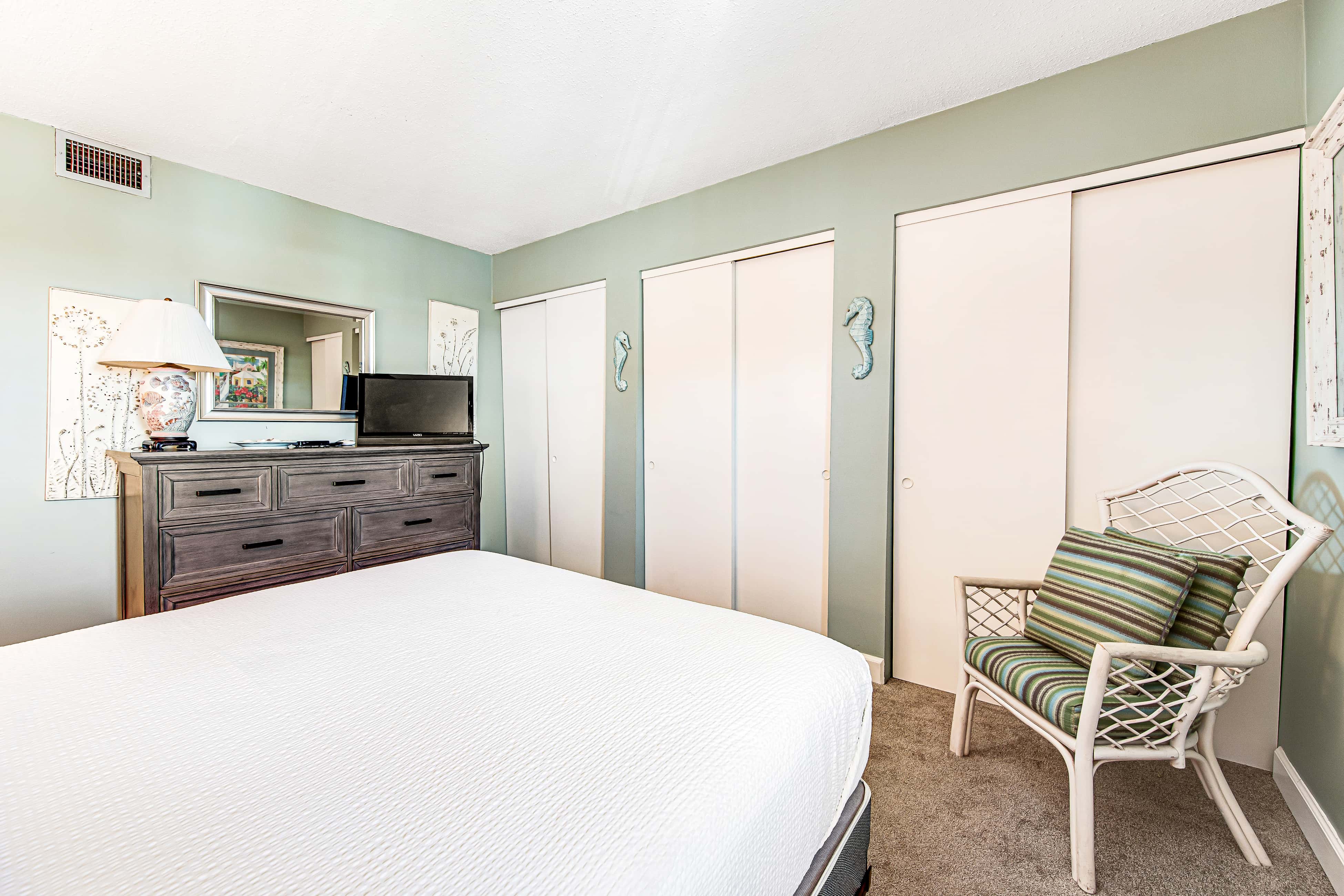 Heavenly retreat just steps from the beach with pools & tennis courts