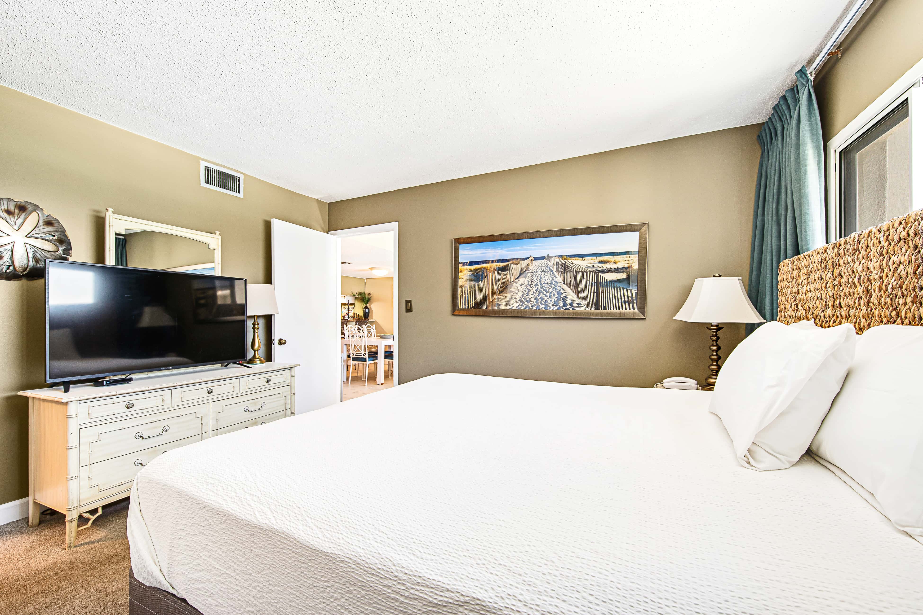 Heavenly retreat just steps from the beach with pools & tennis courts