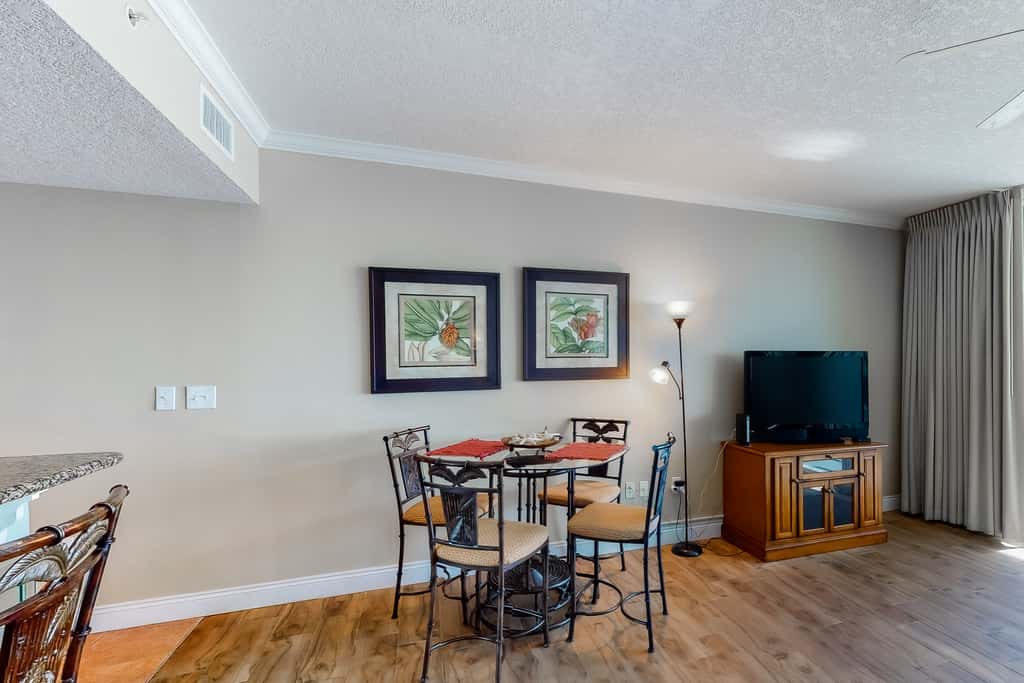 Gulf-facing condo with pool, scenic balcony, beach service & beach access