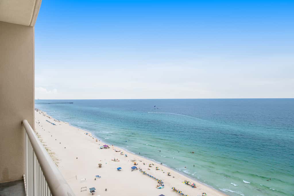 Panama City paradise on the beach with pool & balcony view