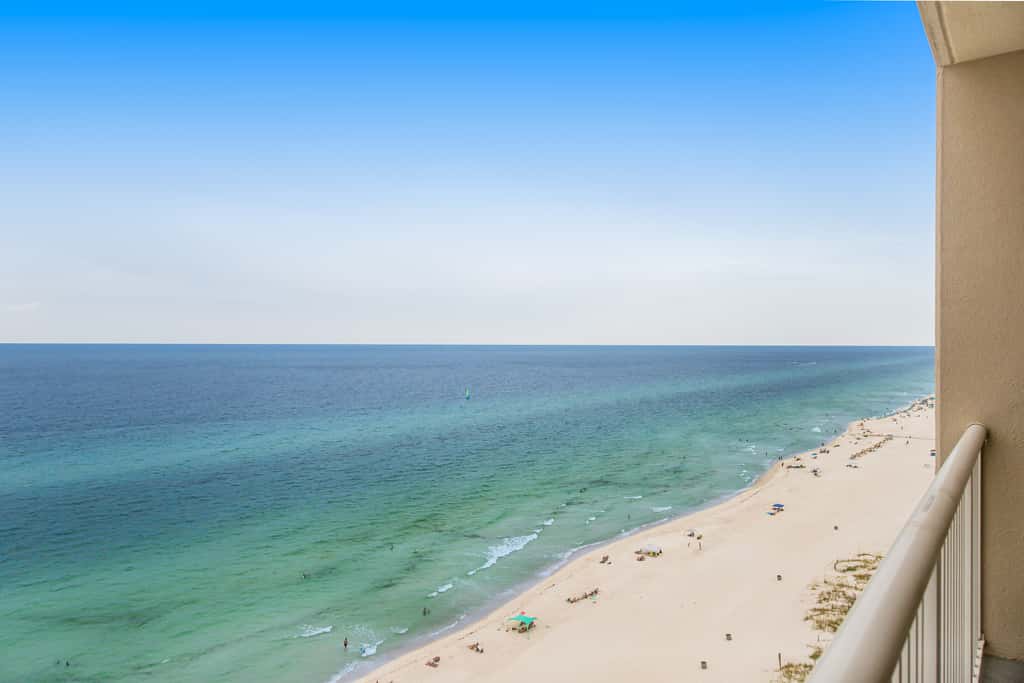 Panama City paradise on the beach with pool & balcony view