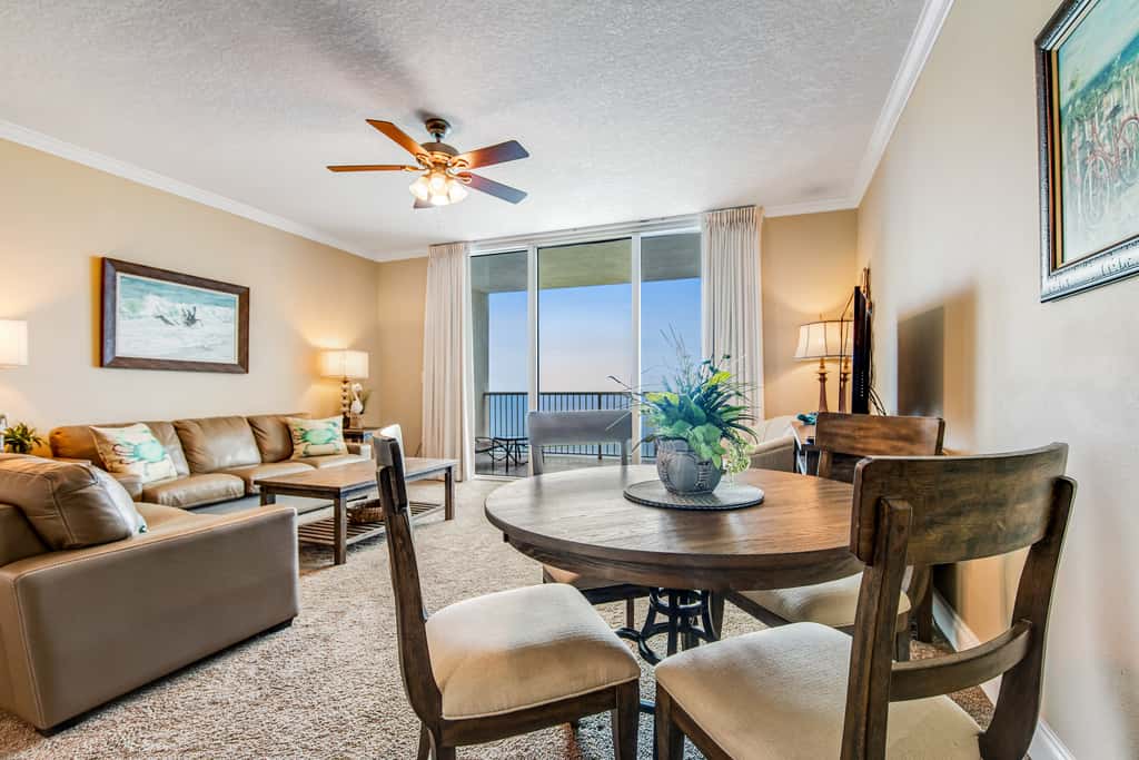 Panama City paradise on the beach with pool & balcony view