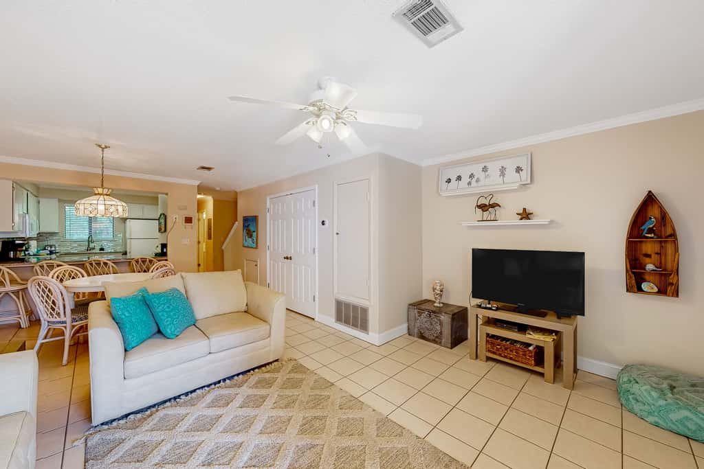 Dog-friendly resort condo with pools, hot tub, tennis, basketball, fitness room