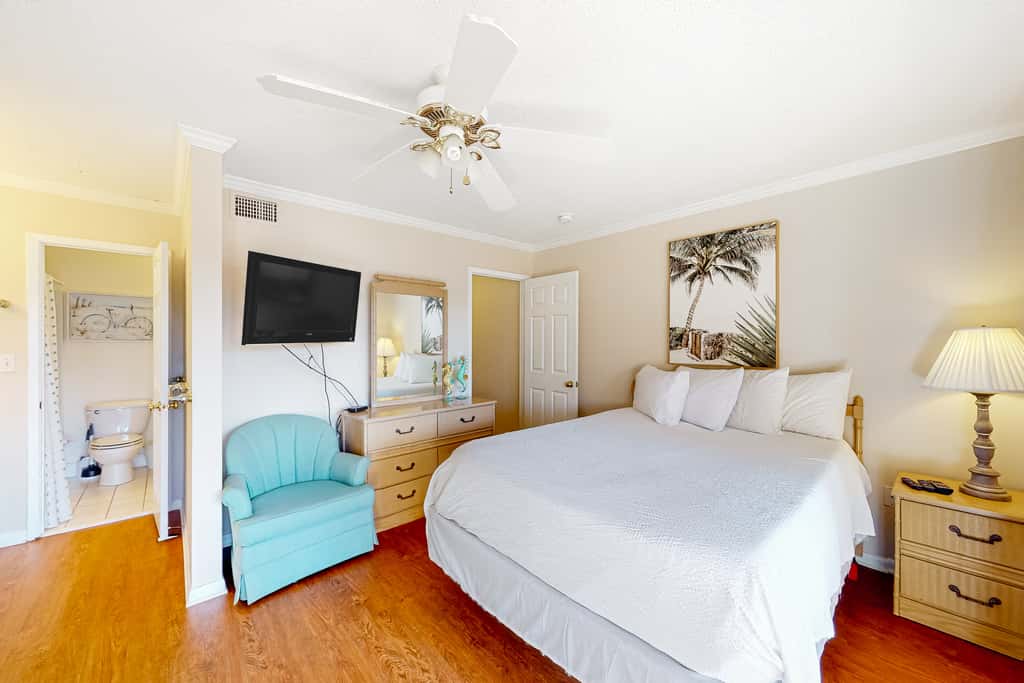 Dog-friendly resort condo with pools, hot tub, tennis, basketball, fitness room