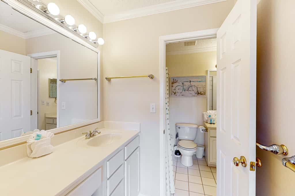 Dog-friendly resort condo with pools, hot tub, tennis, basketball, fitness room