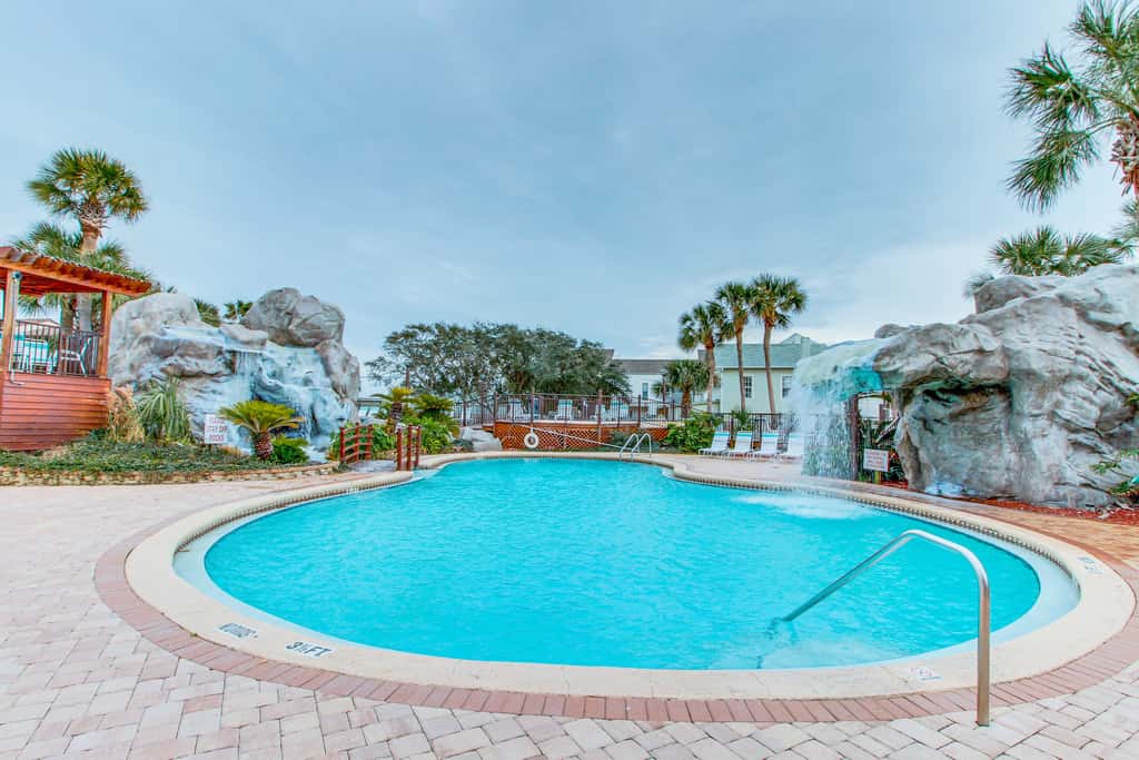 Dog-friendly resort condo with pools, hot tub, tennis, basketball, fitness room