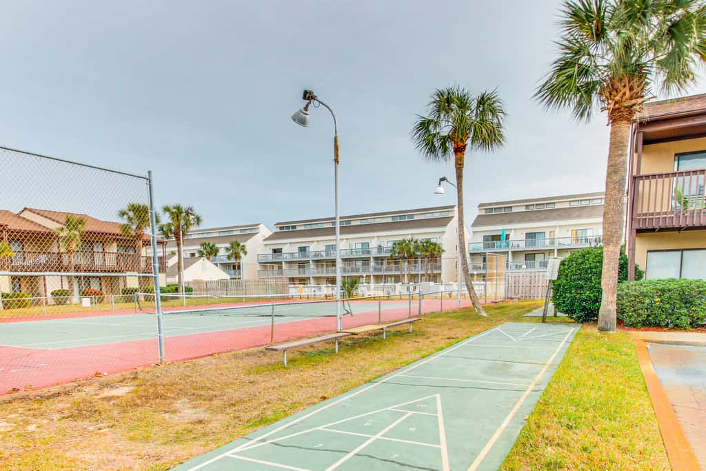 Dog-friendly resort condo with pools, hot tub, tennis, basketball, fitness room