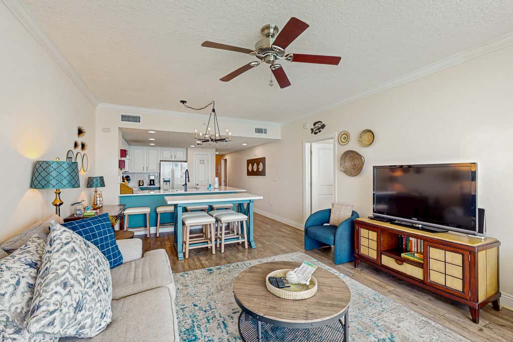 Modern, Gulf-front condo with pool, hot tub & high-speed WiFi