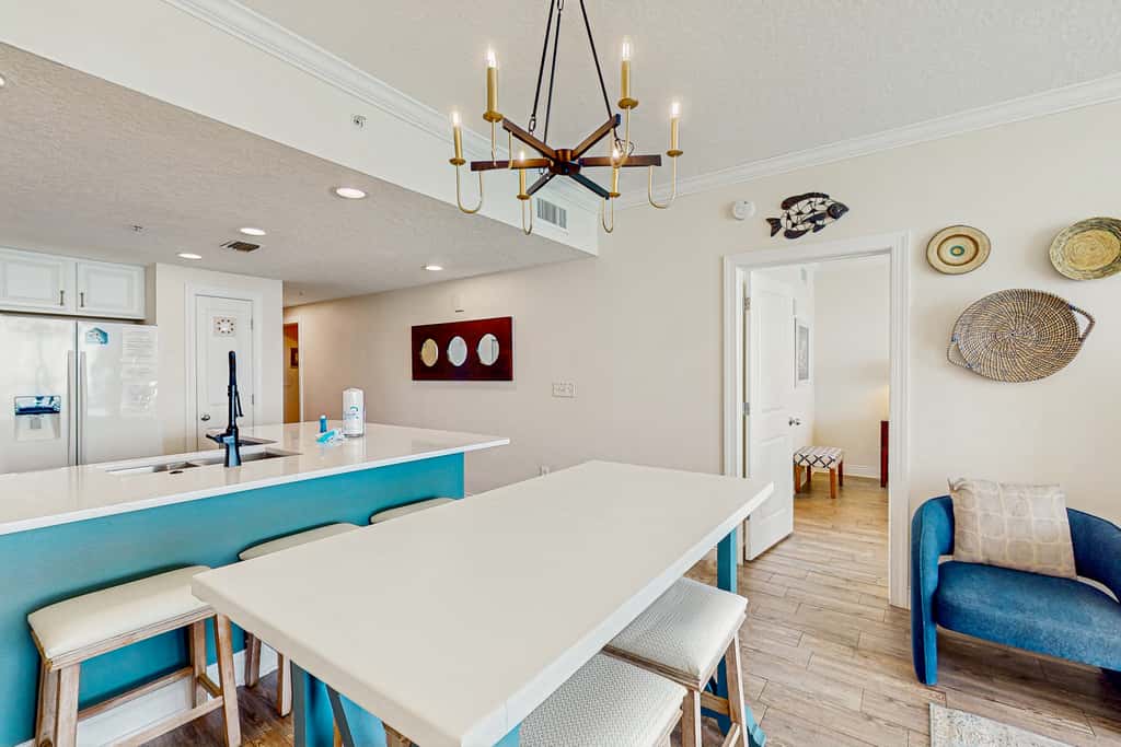 Modern, Gulf-front condo with pool, hot tub & high-speed WiFi