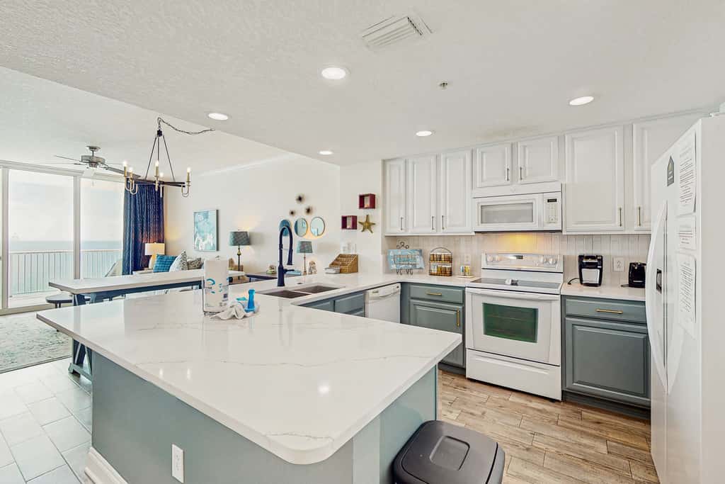 Modern, Gulf-front condo with pool, hot tub & high-speed WiFi