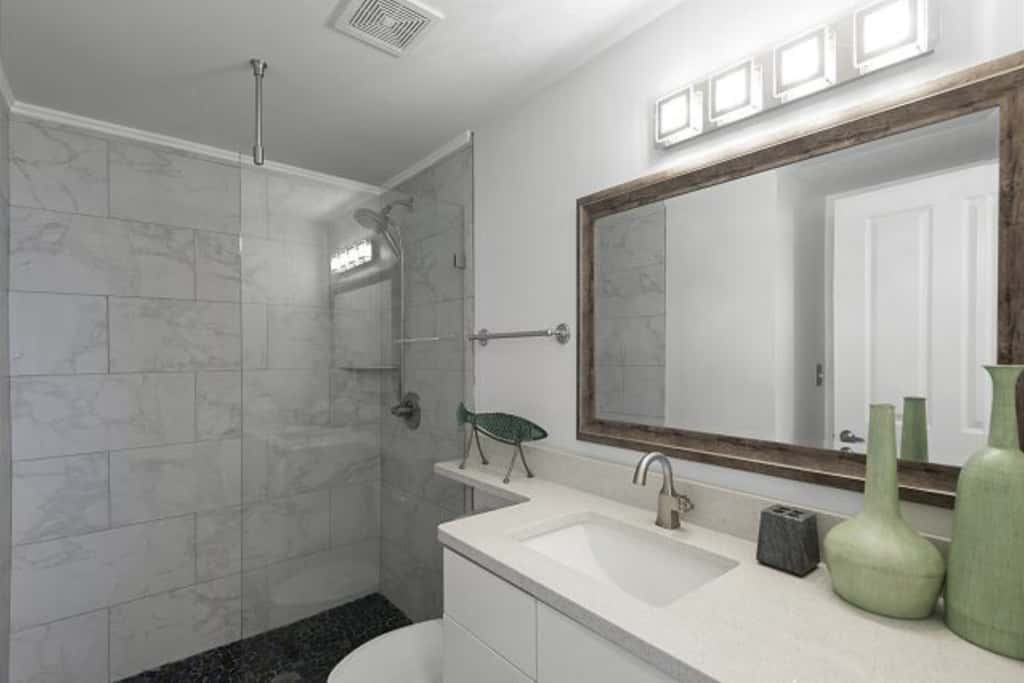 Luxury penthouse suite with Gulf-view wraparound balcony, pools, hot tubs & AC