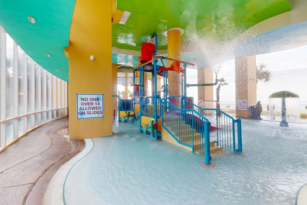 Splash Resort 1802W
