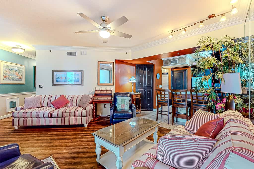 Gulf-front condo with sweeping views, pools, hot tubs, & easy beach