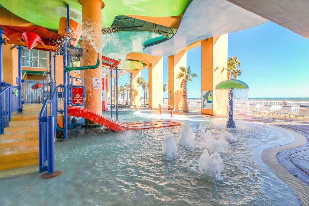 Splash Resort 702E