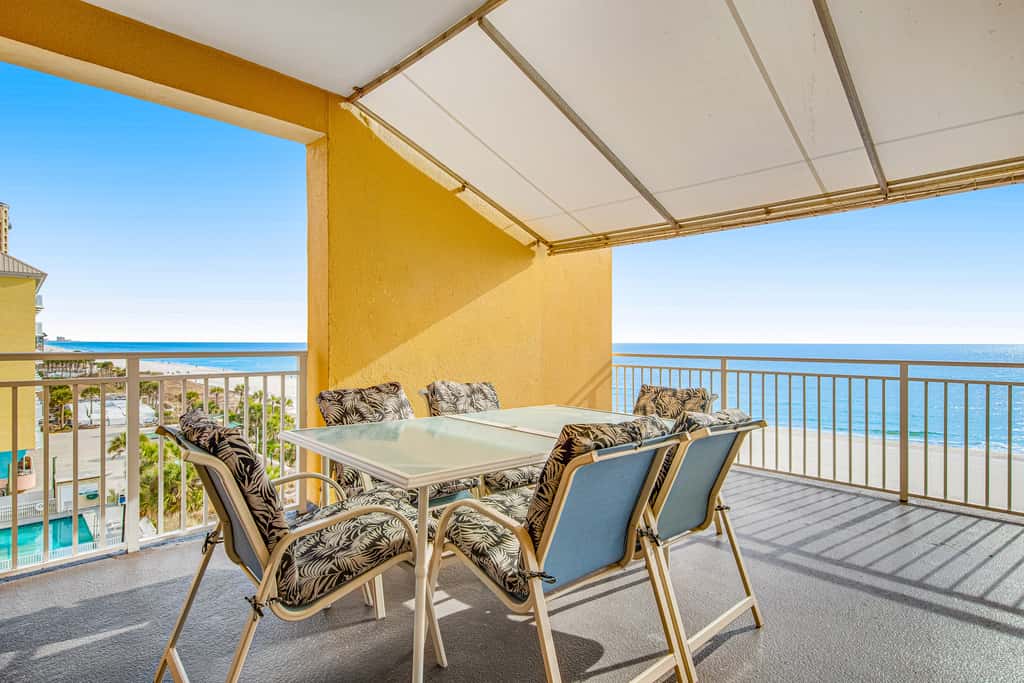 Beachfront Paradise, huge balcony, panoramic Gulf views, pool & fitness room