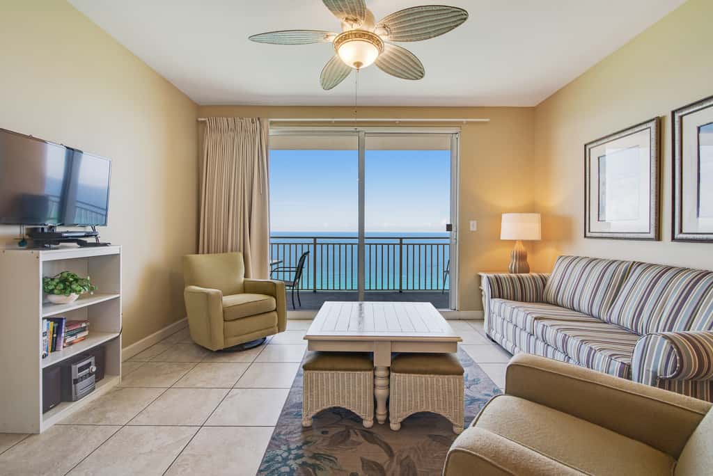 Kid-friendly beachfront condo with seasonal beach service, pools & hot tub