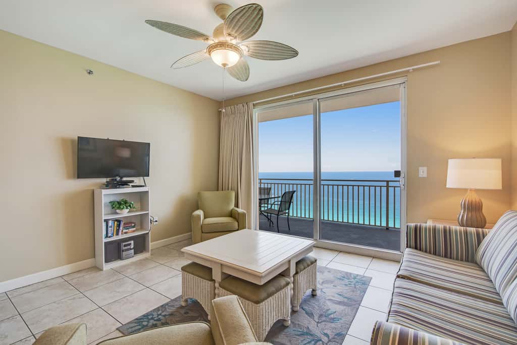 Kid-friendly beachfront condo with seasonal beach service, pools & hot tub