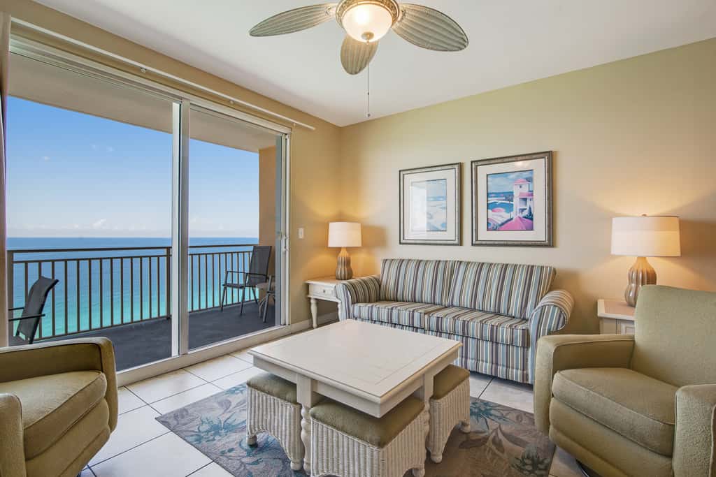 Kid-friendly beachfront condo with seasonal beach service, pools & hot tub